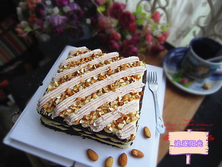 <a href=/shicai/mimian/QiaoKeLi/index.html target=_blank><u>巧克力</u></a>乳酪蛋糕的做法