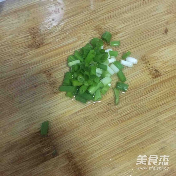 <a href=/shicai/rouqin/XiangChang/index.html target=_blank><u>香肠</u></a>杂蔬焖饭的做法