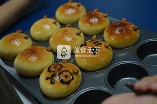 萌宠表情<a href=/shicai/mimian/MianBao/index.html target=_blank><u>面包</u></a>