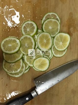 <a href=/shicai/guopin/NingMeng/index.html target=_blank><u>柠檬</u></a>蜜茶