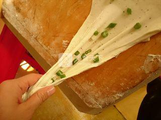 老式<a href=/shicai/diaoweipin/CongYou/index.html target=_blank><u>葱油</u></a>饼