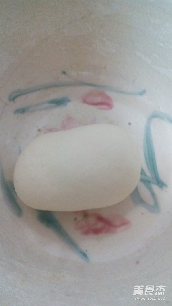 <a href=/shicai/rouqin/ZhengJi/index.html target=_blank><u>鸡肉</u></a>菌菇饺子的做法