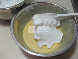 双色<a href=zt/qifengdg target=_blank><u>戚风蛋糕</u></a>