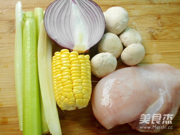 <a href=/shicai/mimian/NaiYou/index.html target=_blank><u>奶油</u></a><a href=/shicai/mimian/YuMi/index.html target=_blank><u>玉米</u></a>鸡茸浓汤的做法