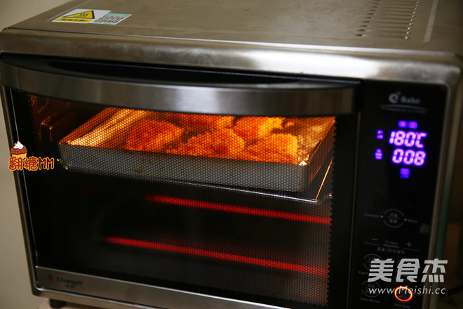 减30%卡路里的”炸”<a href=/shicai/rouqin/ZhuPai/index.html target=_blank><u>猪排</u></a>饭的做法