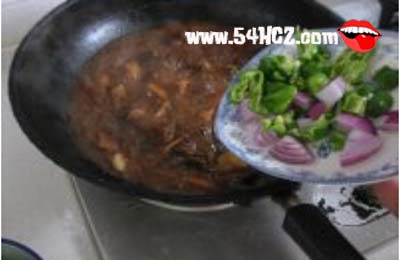 <a href=/shicai/shucai/YuTou/index.html target=_blank><u>芋头</u></a>的做法6