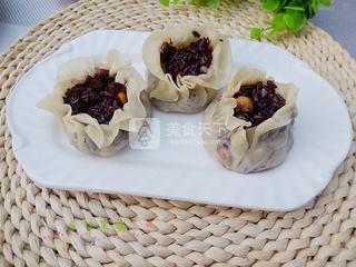 杂蔬<a href=/shicai/mimian/HeiMi/index.html target=_blank><u>黑米</u></a>烧麦