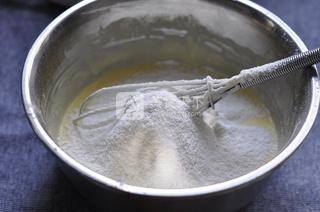 <a href=/shicai/mimian/DanNaiYou/index.html target=_blank><u>淡<a href=/shicai/mimian/NaiYou/index.html target=_blank><u>奶油</u></a></u></a>小蛋糕