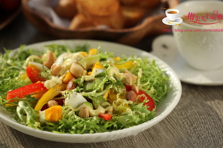 <a href=/shicai/rouqin/JiDan/index.html target=_blank><u>鸡蛋</u></a><a href=/shicai/guopin/NuiYouGuo/index.html target=_blank><u><a href=/shicai/guopin/NiuYouGuo/index.html target=_blank><u>牛油果</u></a></u></a><a href=/shicai/shucai/KuJu/index.html target=_blank><u>苦菊</u></a>沙拉的做法