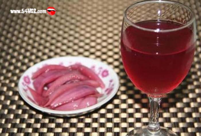 <a href=/shicai/guopin/PuTao/index.html target=_blank><u>葡萄</u></a>酒泡<a href=/shicai/shucai/YangCong/index.html target=_blank><u>洋葱</u></a>