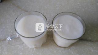 <a href=/shicai/guopin/XiangGua/index.html target=_blank><u>香瓜</u></a>奶昔