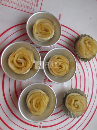 <a href=/shicai/guopin/PingGuo/index.html target=_blank><u>苹果</u></a>玫瑰派