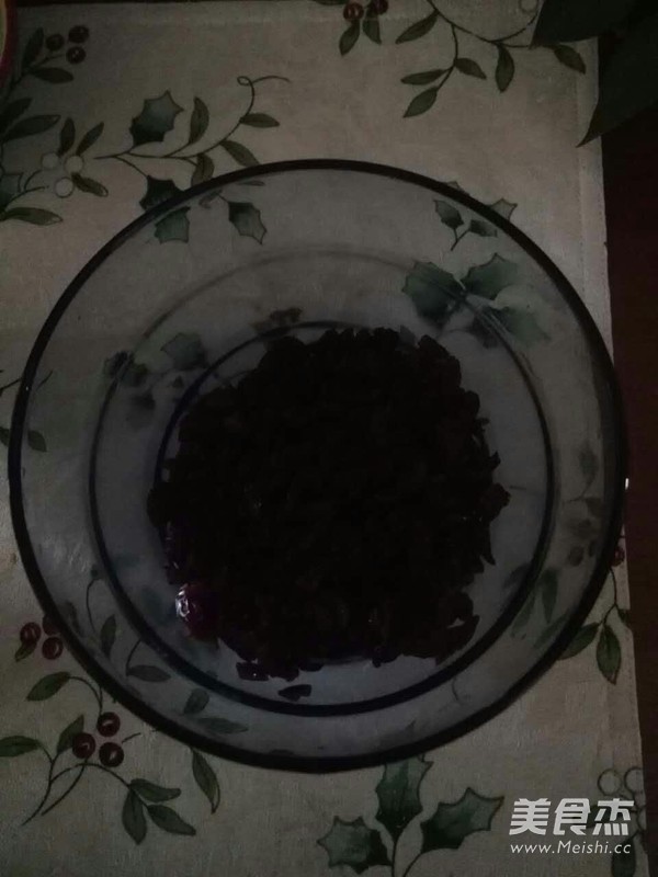 酸甜可口<a href=/shicai/guopin/ManYueMei/index.html target=_blank><u>蔓越莓</u></a>馒头的做法