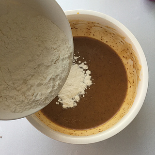 六寸红<a href=/shicai/guopin/Zao/index.html target=_blank><u>枣</u></a><a href=zt/qifengdg target=_blank><u>戚风蛋糕</u></a>