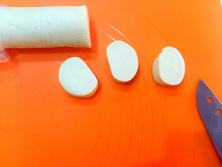 酥<a href=/shicai/rouqin/PiDan/index.html target=_blank><u>皮蛋</u></a>挞