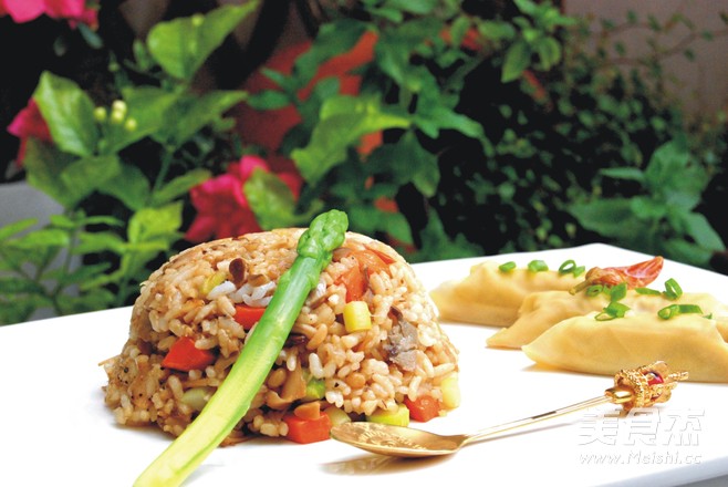 菌菇酱炒饭的做法