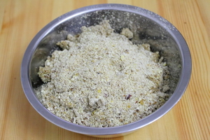 <a href=/shicai/shucai/BanLi/index.html target=_blank><u>板栗</u></a>馅步骤3