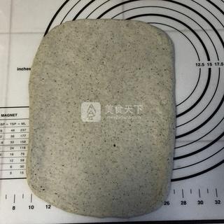 浓香<a href=/shicai/guopin/HeiZhiMa/index.html target=_blank><u>黑<a href=/shicai/guopin/ZhiMa/index.html target=_blank><u>芝麻</u></a></u></a><a href=/shicai/mimian/TuSi/index.html target=_blank><u>吐司</u></a>