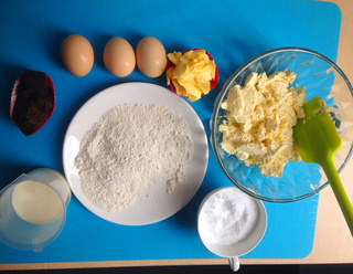 布朗尼<a href=/shicai/mimian/ZhiShi/index.html target=_blank><u>芝士</u></a>蛋糕 