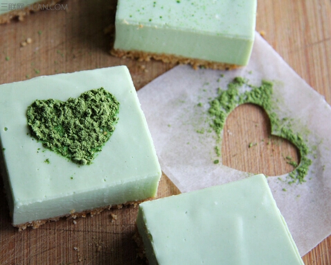 抹茶冻<a href=/shicai/mimian/ZhiShi/index.html target=_blank><u>芝士</u></a>图文教程   