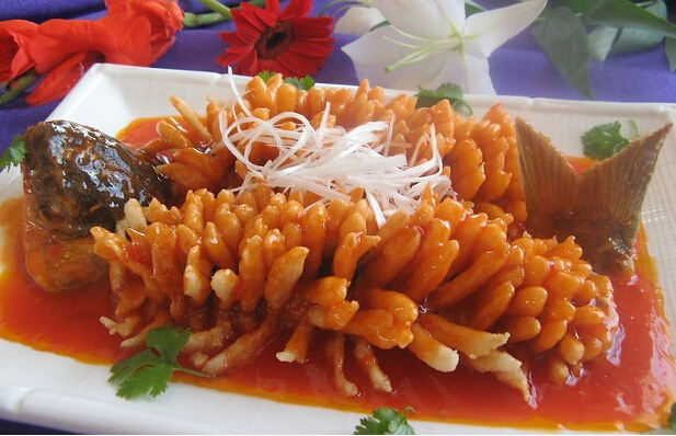 酸甜开胃的糖<a href=/shicai/diaoweipin/Cu/index.html target=_blank><u>醋</u></a>松鼠鱼怎么做?