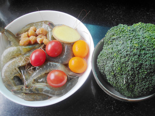 <a href=/shicai/shucai/XiLanHua/index.html target=_blank><u>西兰花</u></a>滚虾仁