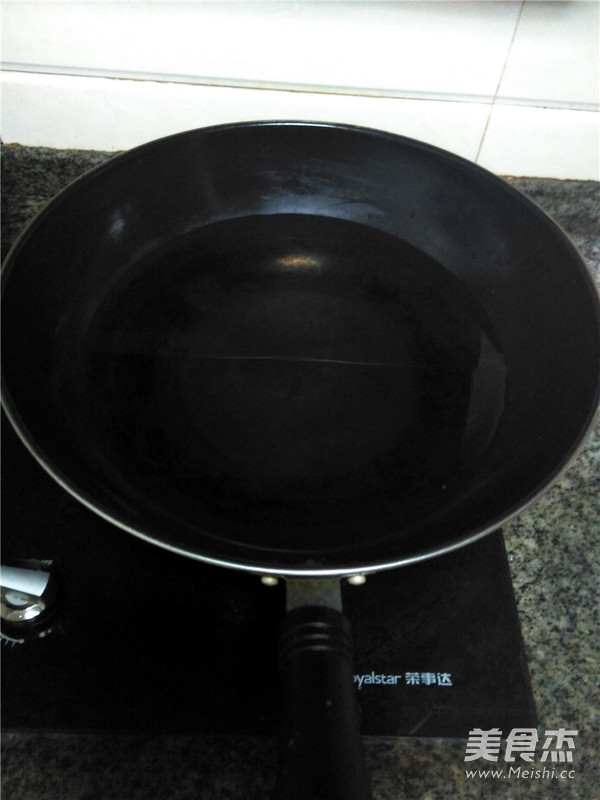 <a href=/shicai/shucai/NanGua/index.html target=_blank><u>南瓜</u></a>汤圆的做法