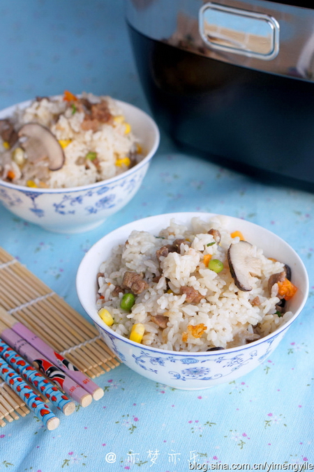 <a href=/shicai/shucai/XiangGu/index.html target=_blank><u>香菇</u></a><a href=/shicai/rouqin/NiuRou/index.html target=_blank><u>牛肉</u></a>焖的做法