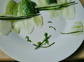 <a href=/shicai/shucai/HuangGua/index.html target=_blank><u>黄瓜</u></a>山水拼盘