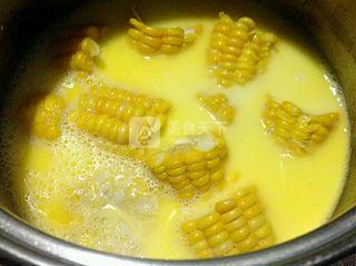 奶香<a href=/shicai/mimian/HuangYou/index.html target=_blank><u>黄油</u></a><a href=/shicai/mimian/YuMi/index.html target=_blank><u>玉米</u></a>棒