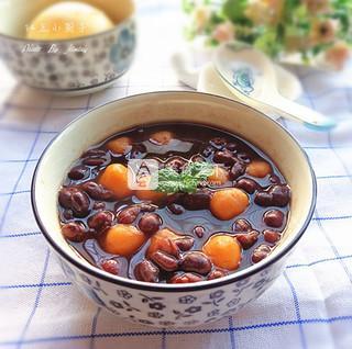 <a href=/shicai/mimian/HongDou/index.html target=_blank><u>红豆</u></a><a href=/shicai/shucai/NanGua/index.html target=_blank><u>南瓜</u></a>圆子汤