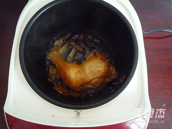 陈皮豉油<a href=/shicai/rouqin/JiTui/index.html target=_blank><u>鸡腿</u></a>(电饭锅版)的做法