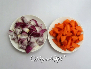 咖喱<a href=/shicai/shucai/HuLuoBo/index.html target=_blank><u>胡<a href=/shicai/shucai/LuoBo/index.html target=_blank><u>萝卜</u></a></u></a>盖饭