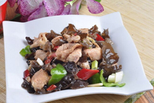 黑<a href=/shicai/shucai/MuEr/index.html target=_blank><u>木耳</u></a>,黑<a href=/shicai/shucai/MuEr/index.html target=_blank><u>木耳</u></a>炒肉