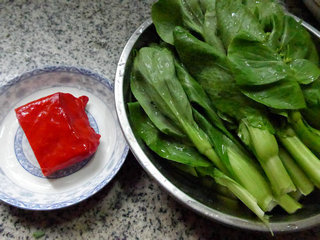 红<a href=/shicai/rouqin/PeiGen/index.html target=_blank><u>培根</u></a>炒菜芯