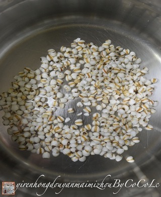 薏仁<a href=/shicai/mimian/HongDou/index.html target=_blank><u>红豆</u></a><a href=/shicai/mimian/YanMai/index.html target=_blank><u>燕麦</u></a>米粥