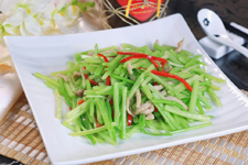 <a href=/shicai/shucai/QinCai/index.html target=_blank><u>芹菜</u></a>的做法