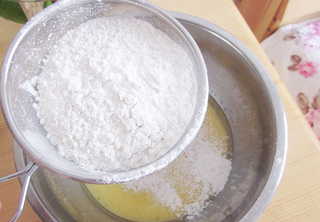 <a href=/shicai/guopin/PuTaoGan/index.html target=_blank><u><a href=/shicai/guopin/PuTao/index.html target=_blank><u>葡萄</u></a>干</u></a><a href=/shicai/guopin/ZhiMa/index.html target=_blank><u>芝麻</u></a><a href=zt/qifengdg target=_blank><u>戚风蛋糕</u></a>