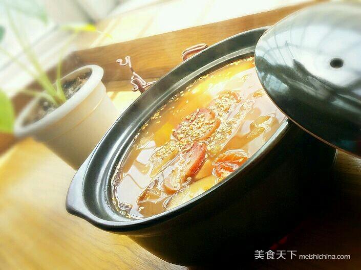 <a href=/shicai/shucai/NanGua/index.html target=_blank><u>南瓜</u></a><a href=/shicai/rouqin/LaRou/index.html target=_blank><u>腊肉</u></a><a href=/shicai/rouqin/HuoTui/index.html target=_blank><u>火腿</u></a>汤