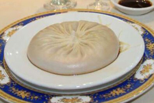 <a href=/shicai/shuichanpin/15533.html target=_blank><u>蟹黄</u></a>汤包