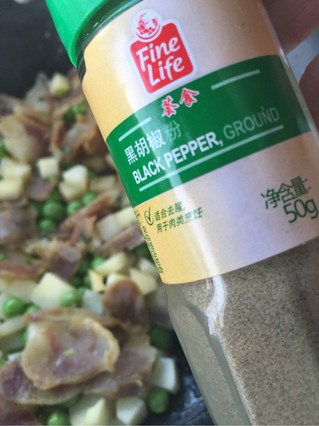 <a href=/shicai/rouqin/XiangChang/index.html target=_blank><u>香肠</u></a>焖饭