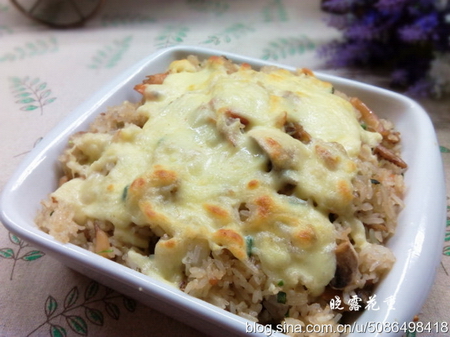 海鲜<a href=/shicai/mimian/ZhiShi/index.html target=_blank><u>芝士</u></a>焗饭的做法