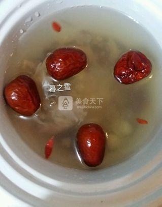 <a href=/shicai/mimian/HongDou/index.html target=_blank><u>红豆</u></a>薏仁营养汤