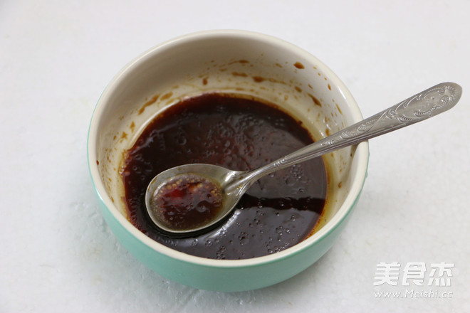 手撕<a href=/shicai/guopin/Xing/index.html target=_blank><u>杏</u></a>鲍菇的做法