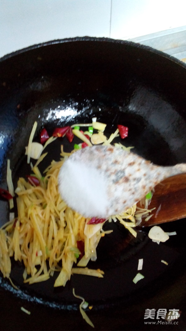 <a href=/shicai/mimian/HongDou/index.html target=_blank><u>红豆</u></a>小<a href=/shicai/mimian/MiFan/index.html target=_blank><u>米饭</u></a>&酸辣<a href=/shicai/shucai/TuDou/index.html target=_blank><u>土豆</u></a>丝的做法