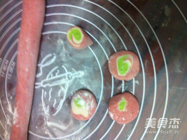 三色水饺的做法