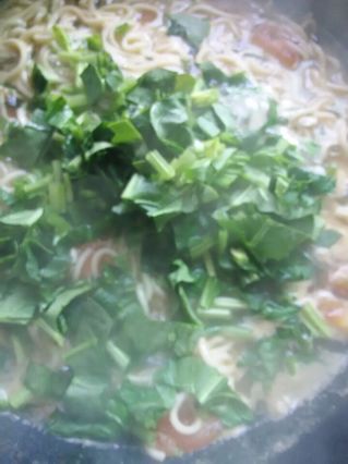 <a href=/shicai/shucai/XiHongShi/index.html target=_blank><u>西红柿</u></a><a href=/shicai/shucai/BoCai/index.html target=_blank><u>菠菜</u></a>热汤面