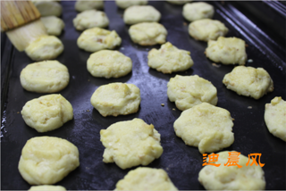 <a href=/shicai/guopin/HuaSheng/index.html target=_blank><u>花生</u></a>小小酥