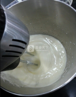 杯子<a href=/shicai/mimian/NaiYou/index.html target=_blank><u>奶油</u></a>蛋糕