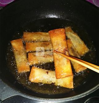 <a href=/shicai/mimian/HongDou/index.html target=_blank><u>红豆</u></a>沙春卷